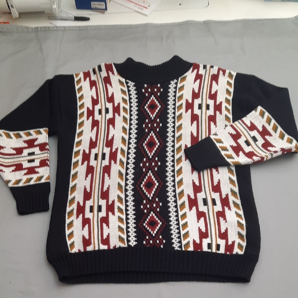 Men's Black and Red Geometric Sweater - Size 22